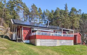 Cozy Home In Spekeröd With Sauna
