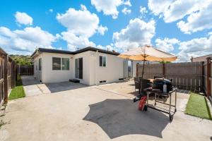Entire Private House Ranch-Style w Gated Yard, Parking, 4 Bedroom 3 Bathrooms, Available Now