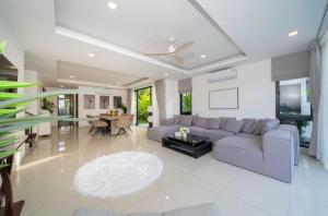 Laguna park Villa with pool or Townhouse with communal swimmibg pool