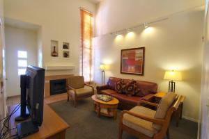 Villas of Cave Creek - 2 Bedroom Suite with Fireplace