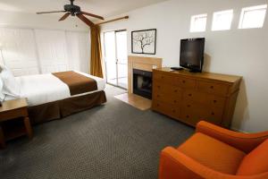 Villas of Cave Creek - 2 Bedroom Suite with Fireplace