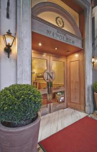 Napoleon hotel, 
Rome, Italy.
The photo picture quality can be
variable. We apologize if the
quality is of an unacceptable
level.