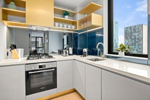 BNBIFY Stylish CBD 2BR with Pool and Views
