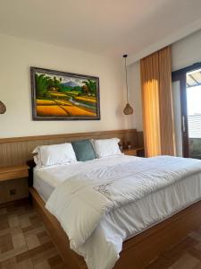 Holi Saren Guest House