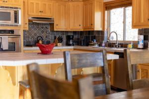 2606-View on the Rocks