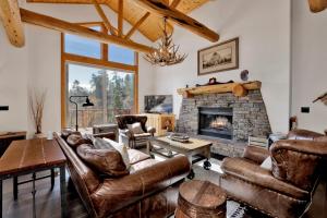 2606-View on the Rocks