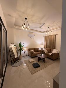 Modern fully furnished 1 bhk on golf course road