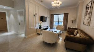 Sleek 2BR Apartment by the Sea in JBR