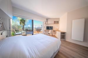 Villa pieds dans leau - vue mer & jacuzzi