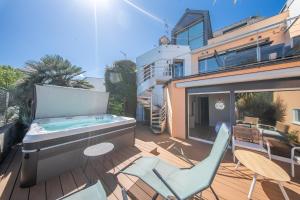 Villa pieds dans leau - vue mer & jacuzzi