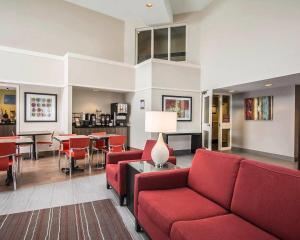 Clarion Pointe