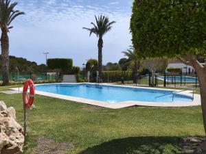 Apartamento con Terraza, Piscina todo el año y vistas al mar