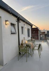 HongDae 4min walk #3BD 2BA #Baby crib #8 Queen beds #private terrace