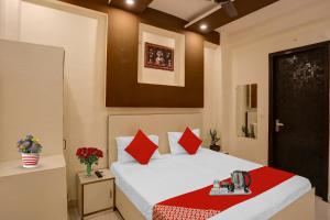 Hotel O Luxury Inn