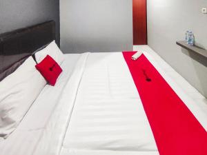 RedDoorz Near Sam Poo Kong 4 Semarang