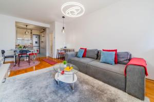 Apartment Saga With Terrace And Parking - Happy Rentals