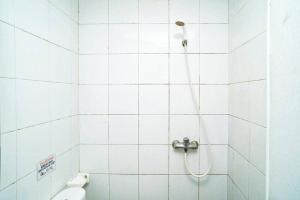 RedDoorz Plus @ Pasar Baru