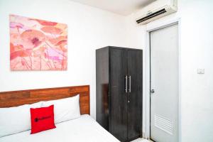 RedDoorz Plus @ Pasar Baru