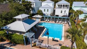 Southern Dreams on 30A by AvantStay Pool Outdoor Lounge Golf Cart Access Minutes to the Beach