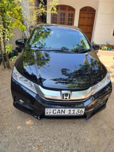 Private Taxi & Tours in Sri Lanka Comfortable Honda Grace with Driver
