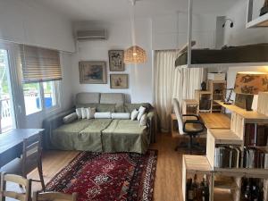 Beachfront Apprtment on Athens Riviera