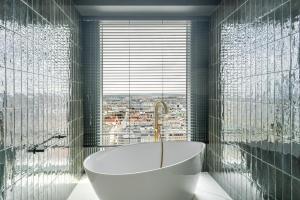 Global Park Prestigious Apartment by BookingHost