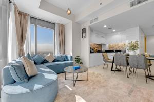 3BR High Floor with Canal Views