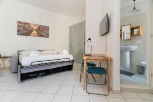 GuestHost - Comfy Studio X2 in Navigli District