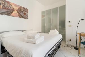 GuestHost - Comfy Studio X2 in Navigli District
