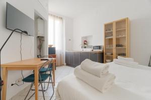 GuestHost - Comfy Studio X2 in Navigli District