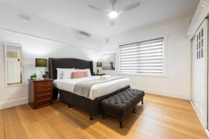 Art, Heart & Gardens - St Kilda Charmer