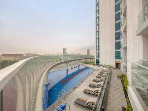 Upbeat 1BR in Arjan