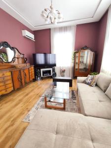 Apo Apartment - Top Center by Flat Manаger