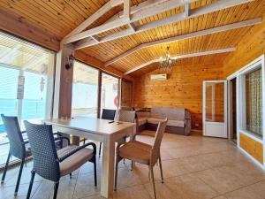 VIP Apartments Sovinion