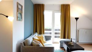 WEINBERGBLICK im Haus FREY - 3 Schlafzimmer ,Küche, 2 Bäder, 2 Balkone, Parkplatz direkt vor der Tür