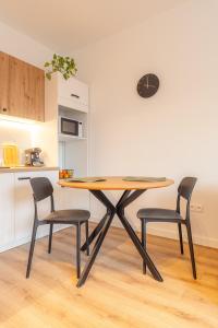 Stylish 1BR - Local Market Vibes - 10 min to Nivy