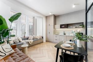 Riverside Old Town Residence - KRK FOR STAY