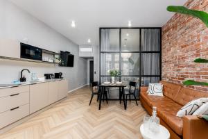 Riverside Old Town Residence - KRK FOR STAY