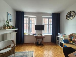Apartment in Old Town - view of Mariacki Church