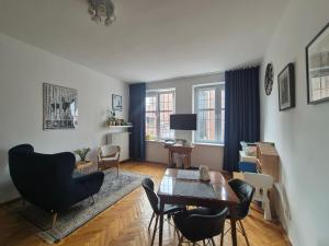 Apartment in Old Town - view of Mariacki Church