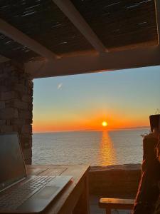 Elli s seafront pool villa, 100 m from quiet sandy beach in Kea, Cyclades