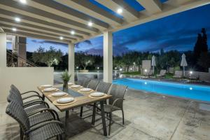 Villa Bassica heated pool