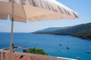 App with beautiful sea view,AC,WiFi 229