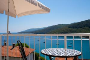 App with beautiful sea view,AC,WiFi 229