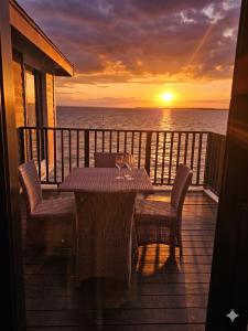 2 Bedroom plus Study Villa over Water, Open Sea, Thatched Roof - Golden Palm Tree, Malaysia