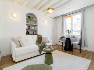 FurtiveStay - Notre-Dame - Huchette