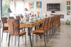 1,000 year old Medieval Flemings Hall sleeps up to 14 or 22