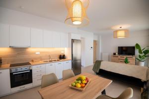 Premium Seaview Suites with Jacuzzi & Private Parking