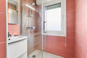 Nice studio - terrace - private parking & pool