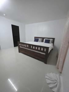 wombats beach resort,hotel, bar and restaurant